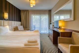 Курортные отели White Resort Крыница-Морска Двухместный номер Делюкс с 1 кроватью, дополнительной кроватью, балконом и видом на лес-13