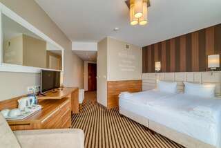 Курортные отели White Resort Крыница-Морска Двухместный номер Делюкс с 1 кроватью, дополнительной кроватью, балконом и видом на лес-28