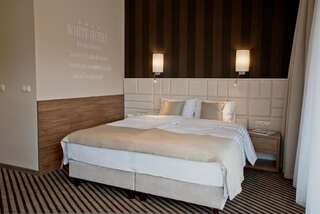Курортные отели White Resort Крыница-Морска Двухместный номер Делюкс с 1 кроватью или 2 отдельными кроватями, балконом и видом на лес-17