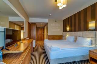 Курортные отели White Resort Крыница-Морска Двухместный номер Делюкс с 1 кроватью или 2 отдельными кроватями, балконом и видом на лес-34