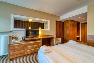 Курортные отели White Resort Крыница-Морска Двухместный номер Делюкс с 1 кроватью или 2 отдельными кроватями, балконом и видом на лес-37